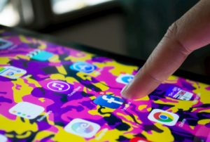 protección de datos_cómo eliminar el historial de Facebook